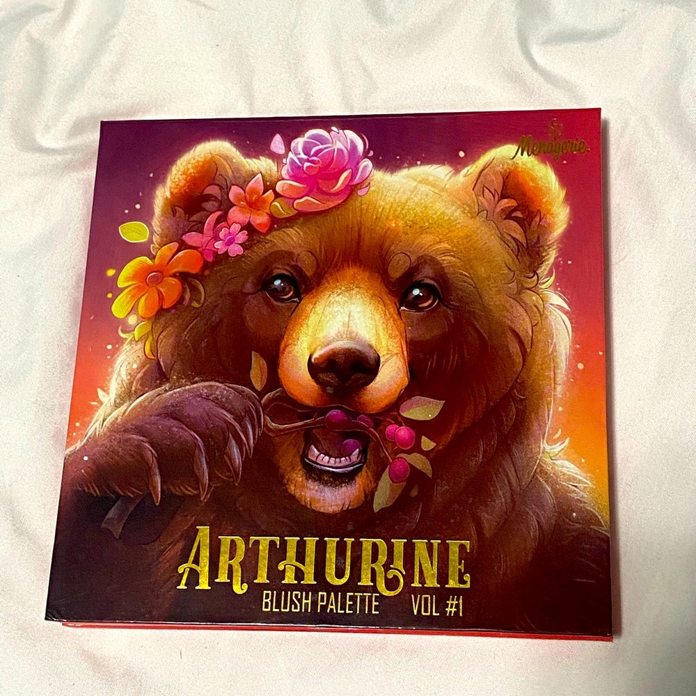 Menagerie Cosmetics Arthurine Blush Palette